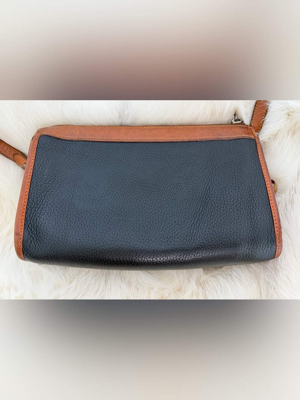 Authentic Vintage Dooney & Bourke All-Weather Leather (AWL) Crossbody Bag - Picture 4 of 16